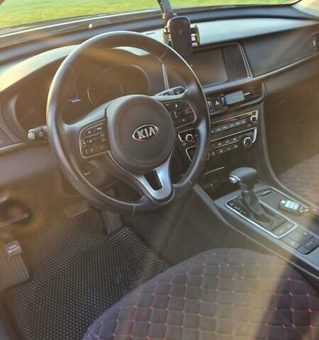 Чорний Кіа K5, об'ємом двигуна 2 л та пробігом 259 тис. км за 13000 $, фото 2 на Automoto.ua