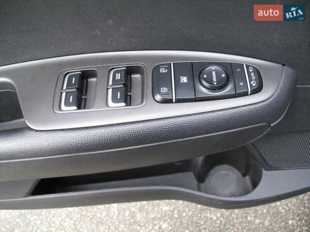 Чорний Кіа K5, об'ємом двигуна 0 л та пробігом 210 тис. км за 13900 $, фото 23 на Automoto.ua