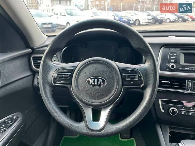 Черный Киа K5, объемом двигателя 2 л и пробегом 349 тыс. км за 9990 $, фото 14 на Automoto.ua
