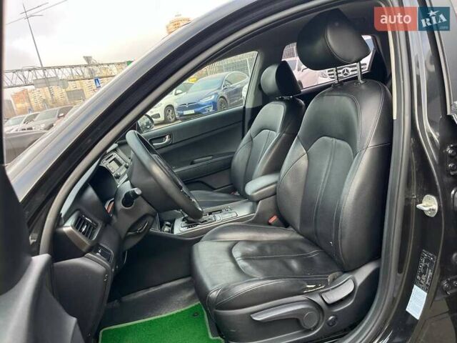 Черный Киа K5, объемом двигателя 2 л и пробегом 349 тыс. км за 9990 $, фото 8 на Automoto.ua