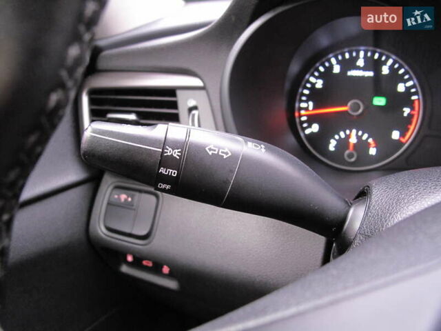 Чорний Кіа K5, об'ємом двигуна 0 л та пробігом 210 тис. км за 13900 $, фото 73 на Automoto.ua