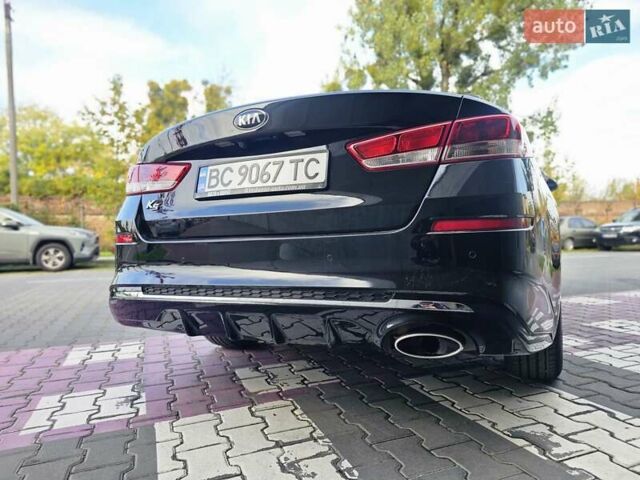 Черный Киа K5, объемом двигателя 2 л и пробегом 173 тыс. км за 14500 $, фото 4 на Automoto.ua