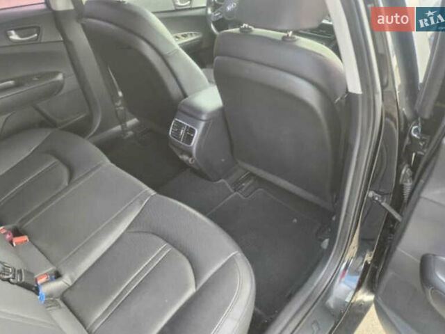 Черный Киа K5, объемом двигателя 2 л и пробегом 164 тыс. км за 11800 $, фото 12 на Automoto.ua