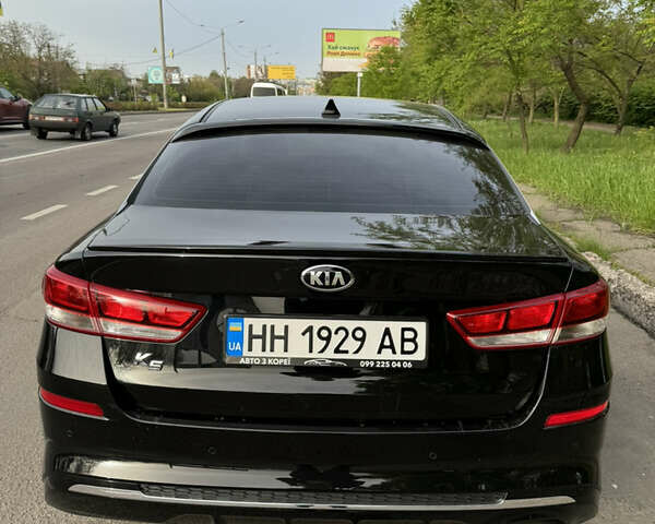 Чорний Кіа K5, об'ємом двигуна 2 л та пробігом 134 тис. км за 17499 $, фото 9 на Automoto.ua