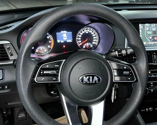 Черный Киа K5, объемом двигателя 0 л и пробегом 21 тыс. км за 12800 $, фото 6 на Automoto.ua