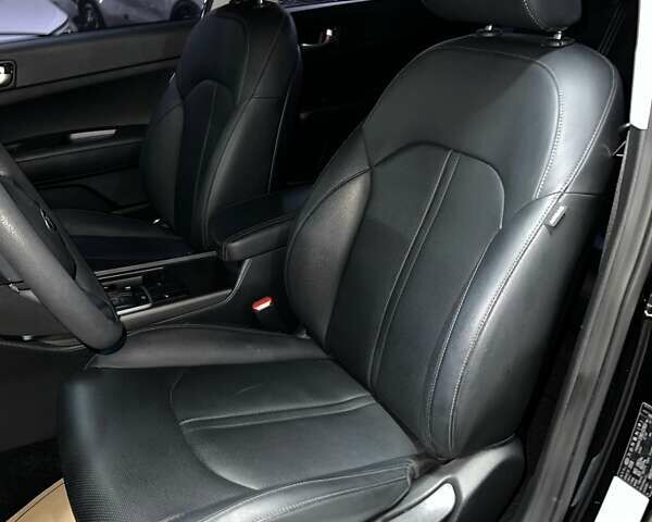 Черный Киа K5, объемом двигателя 0 л и пробегом 21 тыс. км за 12800 $, фото 5 на Automoto.ua