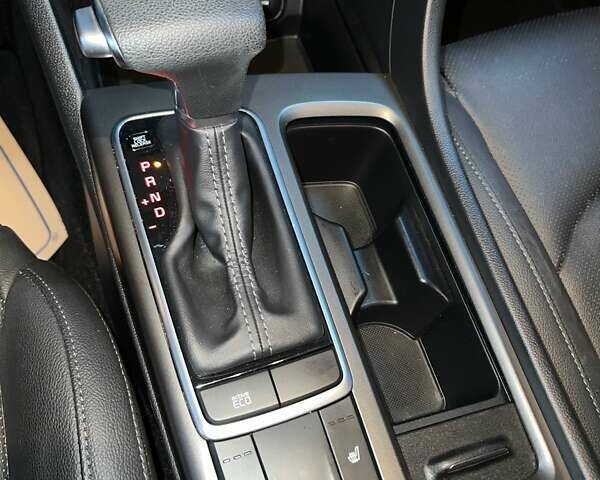 Черный Киа K5, объемом двигателя 0 л и пробегом 21 тыс. км за 12800 $, фото 9 на Automoto.ua