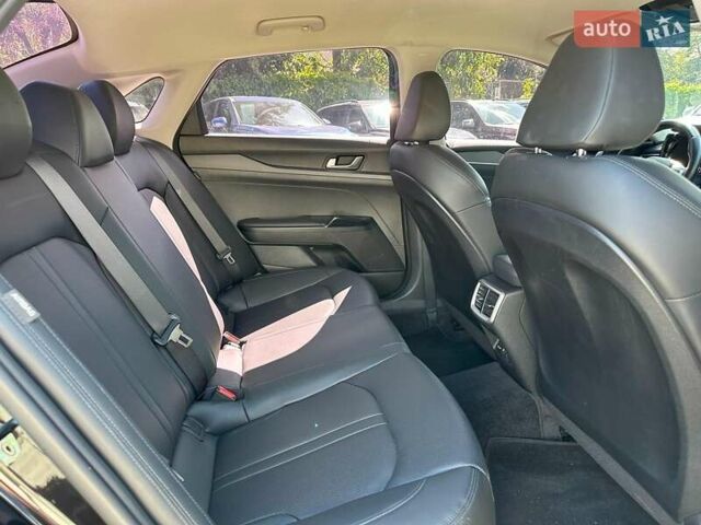 Черный Киа K5, объемом двигателя 2 л и пробегом 155 тыс. км за 21490 $, фото 14 на Automoto.ua