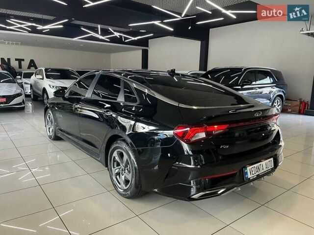 Чорний Кіа K5, об'ємом двигуна 2 л та пробігом 100 тис. км за 17900 $, фото 7 на Automoto.ua