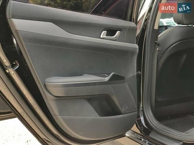 Чорний Кіа K5, об'ємом двигуна 2 л та пробігом 155 тис. км за 21250 $, фото 18 на Automoto.ua