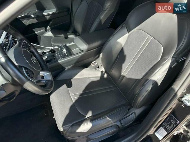 Черный Киа K5, объемом двигателя 2 л и пробегом 155 тыс. км за 21490 $, фото 20 на Automoto.ua