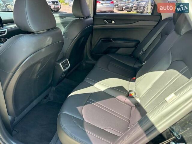 Черный Киа K5, объемом двигателя 2 л и пробегом 155 тыс. км за 21490 $, фото 11 на Automoto.ua