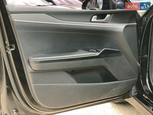 Чорний Кіа K5, об'ємом двигуна 2 л та пробігом 155 тис. км за 21250 $, фото 19 на Automoto.ua