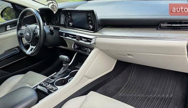 Чорний Кіа K5, об'ємом двигуна 1.6 л та пробігом 14 тис. км за 23500 $, фото 11 на Automoto.ua