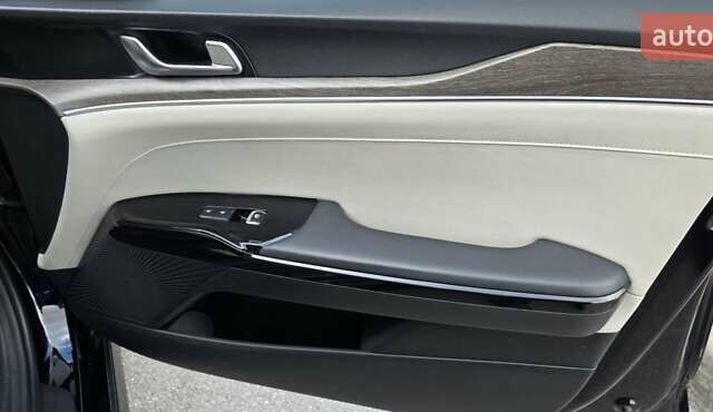 Чорний Кіа K5, об'ємом двигуна 1.6 л та пробігом 14 тис. км за 23500 $, фото 16 на Automoto.ua