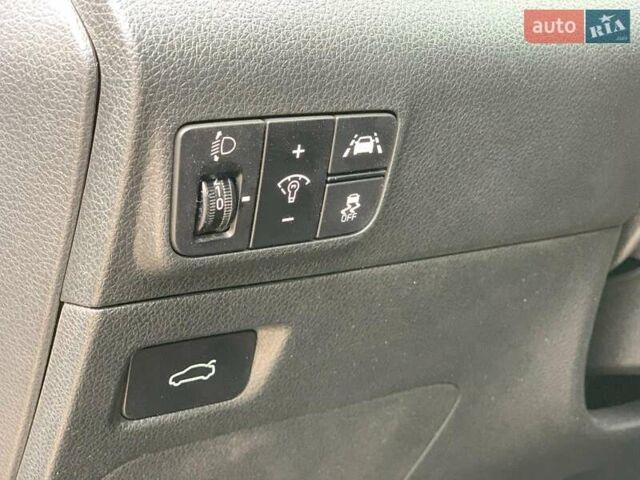 Чорний Кіа K5, об'ємом двигуна 2 л та пробігом 155 тис. км за 21250 $, фото 29 на Automoto.ua