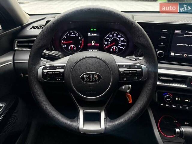 Чорний Кіа K5, об'ємом двигуна 1.6 л та пробігом 91 тис. км за 19990 $, фото 17 на Automoto.ua