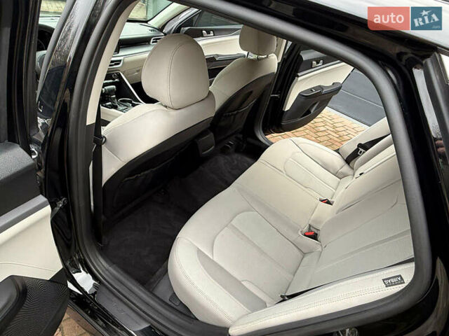 Чорний Кіа K5, об'ємом двигуна 1.6 л та пробігом 86 тис. км за 19900 $, фото 11 на Automoto.ua