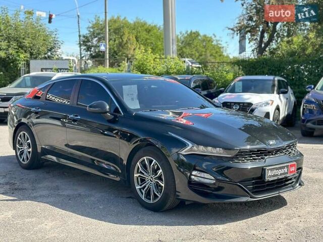 Черный Киа K5, объемом двигателя 2 л и пробегом 155 тыс. км за 21490 $, фото 3 на Automoto.ua