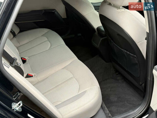 Чорний Кіа K5, об'ємом двигуна 1.6 л та пробігом 86 тис. км за 19900 $, фото 12 на Automoto.ua