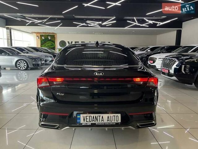Чорний Кіа K5, об'ємом двигуна 2 л та пробігом 100 тис. км за 17900 $, фото 6 на Automoto.ua