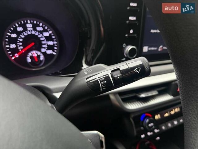 Чорний Кіа K5, об'ємом двигуна 1.6 л та пробігом 91 тис. км за 19990 $, фото 16 на Automoto.ua