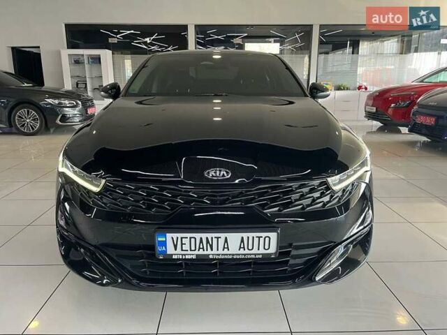 Чорний Кіа K5, об'ємом двигуна 2 л та пробігом 100 тис. км за 17900 $, фото 1 на Automoto.ua