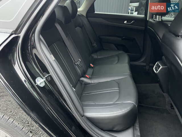 Черный Киа K5, объемом двигателя 2 л и пробегом 155 тыс. км за 19200 $, фото 12 на Automoto.ua