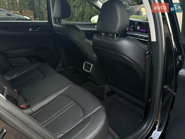 Черный Киа K5, объемом двигателя 2 л и пробегом 137 тыс. км за 22900 $, фото 28 на Automoto.ua