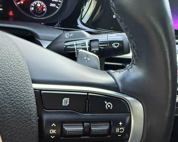 Черный Киа K5, объемом двигателя 2 л и пробегом 137 тыс. км за 22900 $, фото 38 на Automoto.ua