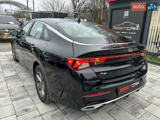 Черный Киа K5, объемом двигателя 1.6 л и пробегом 109 тыс. км за 20500 $, фото 15 на Automoto.ua