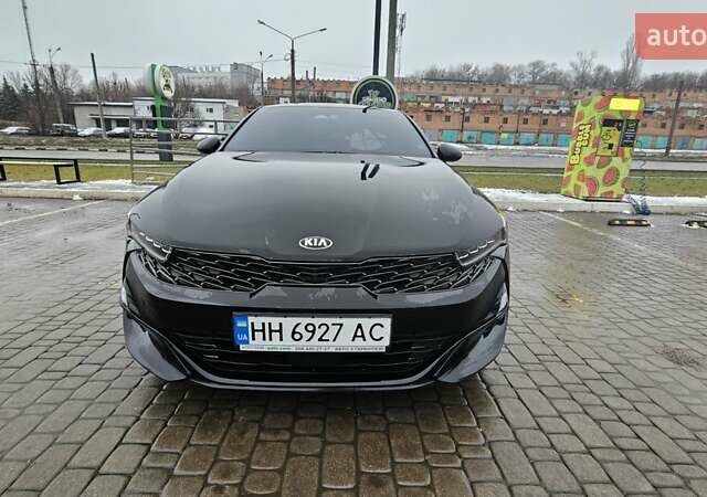 Черный Киа K5, объемом двигателя 2 л и пробегом 145 тыс. км за 21500 $, фото 1 на Automoto.ua