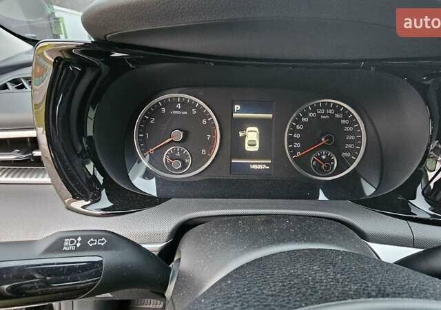 Черный Киа K5, объемом двигателя 2 л и пробегом 145 тыс. км за 21500 $, фото 3 на Automoto.ua
