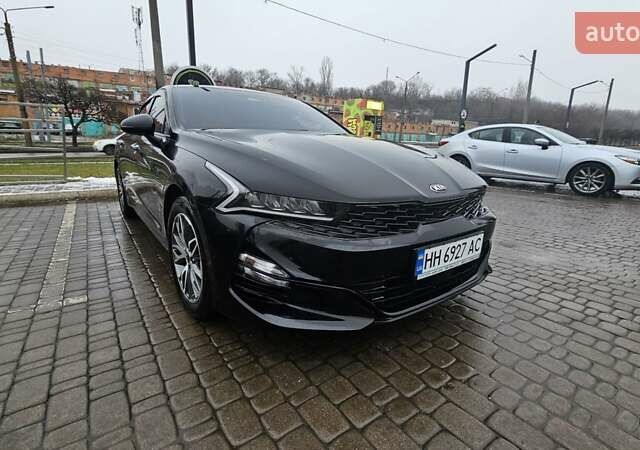 Черный Киа K5, объемом двигателя 2 л и пробегом 145 тыс. км за 21500 $, фото 9 на Automoto.ua