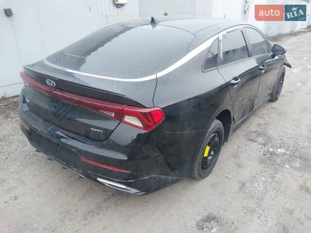 Черный Киа K5, объемом двигателя 1.6 л и пробегом 110 тыс. км за 13300 $, фото 2 на Automoto.ua