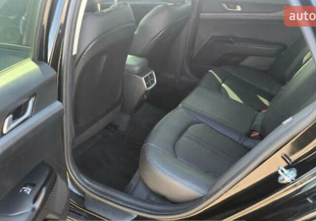 Чорний Кіа K5, об'ємом двигуна 2 л та пробігом 40 тис. км за 17800 $, фото 9 на Automoto.ua