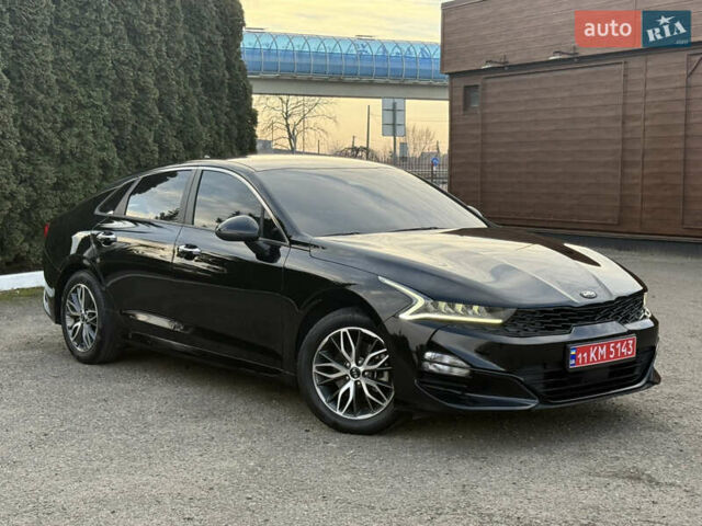 Черный Киа K5, объемом двигателя 2 л и пробегом 137 тыс. км за 22900 $, фото 2 на Automoto.ua