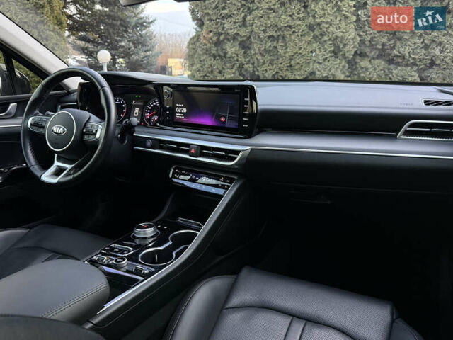 Черный Киа K5, объемом двигателя 2 л и пробегом 137 тыс. км за 22900 $, фото 27 на Automoto.ua