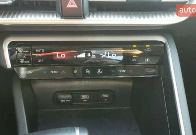 Чорний Кіа K5, об'ємом двигуна 2 л та пробігом 40 тис. км за 17800 $, фото 14 на Automoto.ua