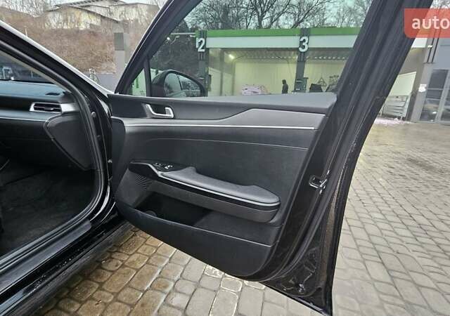 Черный Киа K5, объемом двигателя 2 л и пробегом 145 тыс. км за 21500 $, фото 19 на Automoto.ua