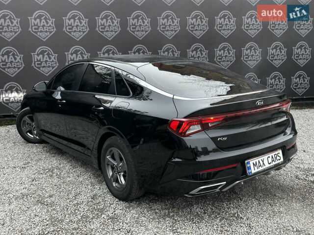 Черный Киа K5, объемом двигателя 2 л и пробегом 155 тыс. км за 19200 $, фото 3 на Automoto.ua