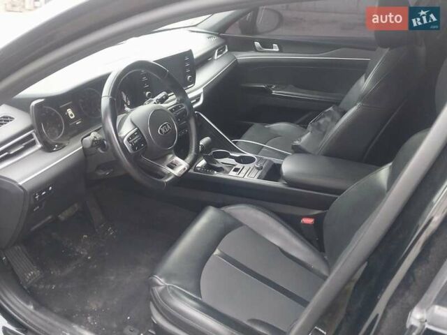 Черный Киа K5, объемом двигателя 1.6 л и пробегом 110 тыс. км за 13300 $, фото 4 на Automoto.ua
