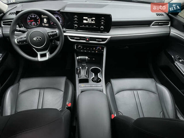 Черный Киа K5, объемом двигателя 2 л и пробегом 155 тыс. км за 19200 $, фото 10 на Automoto.ua