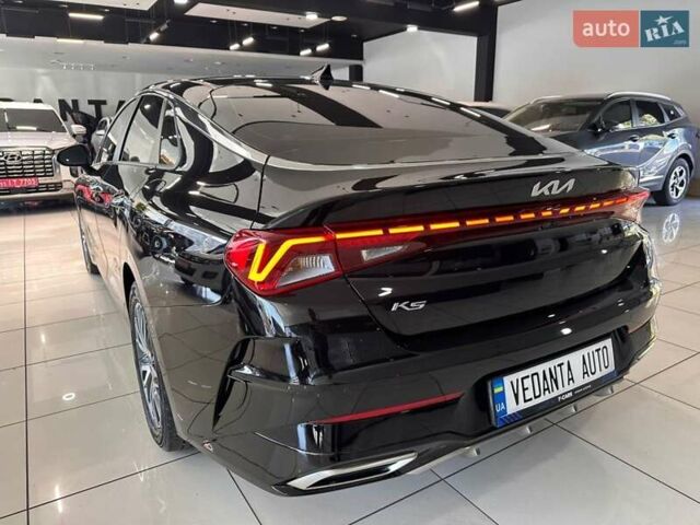 Черный Киа K5, объемом двигателя 2 л и пробегом 171 тыс. км за 21900 $, фото 5 на Automoto.ua