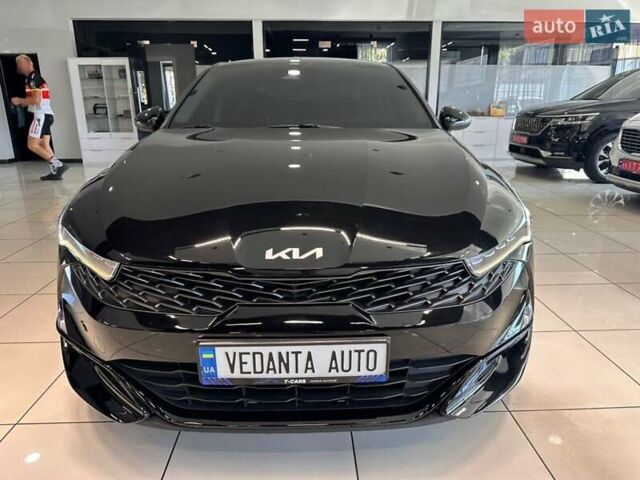 Черный Киа K5, объемом двигателя 2 л и пробегом 171 тыс. км за 21900 $, фото 1 на Automoto.ua