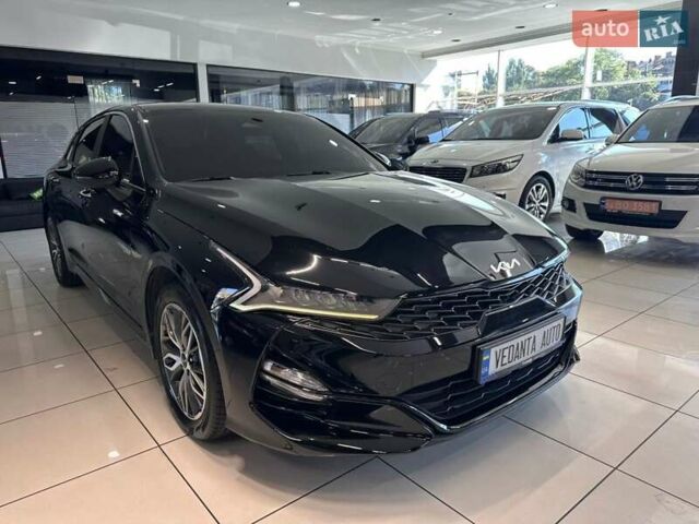 Черный Киа K5, объемом двигателя 2 л и пробегом 171 тыс. км за 21900 $, фото 2 на Automoto.ua