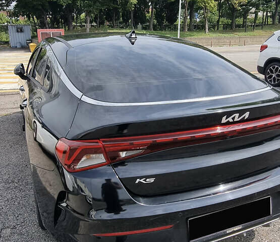 Чорний Кіа K5, об'ємом двигуна 2 л та пробігом 40 тис. км за 22000 $, фото 4 на Automoto.ua