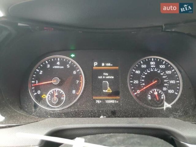 Чорний Кіа K5, об'ємом двигуна 1.6 л та пробігом 164 тис. км за 5600 $, фото 8 на Automoto.ua