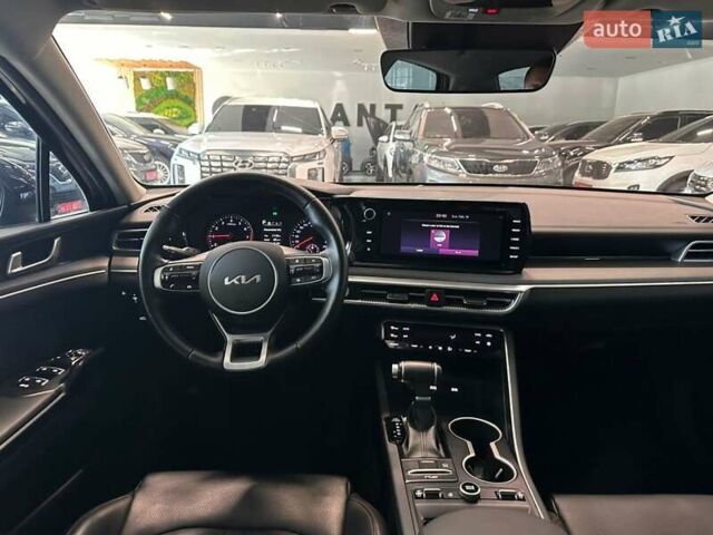 Черный Киа K5, объемом двигателя 2 л и пробегом 171 тыс. км за 21900 $, фото 18 на Automoto.ua