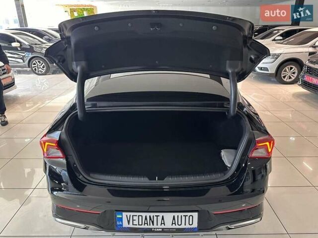 Черный Киа K5, объемом двигателя 2 л и пробегом 171 тыс. км за 21900 $, фото 8 на Automoto.ua